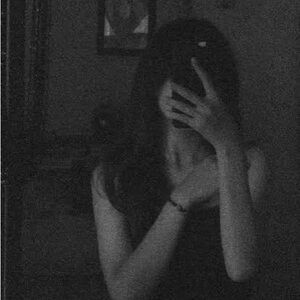 Meet your Posher, Valeria